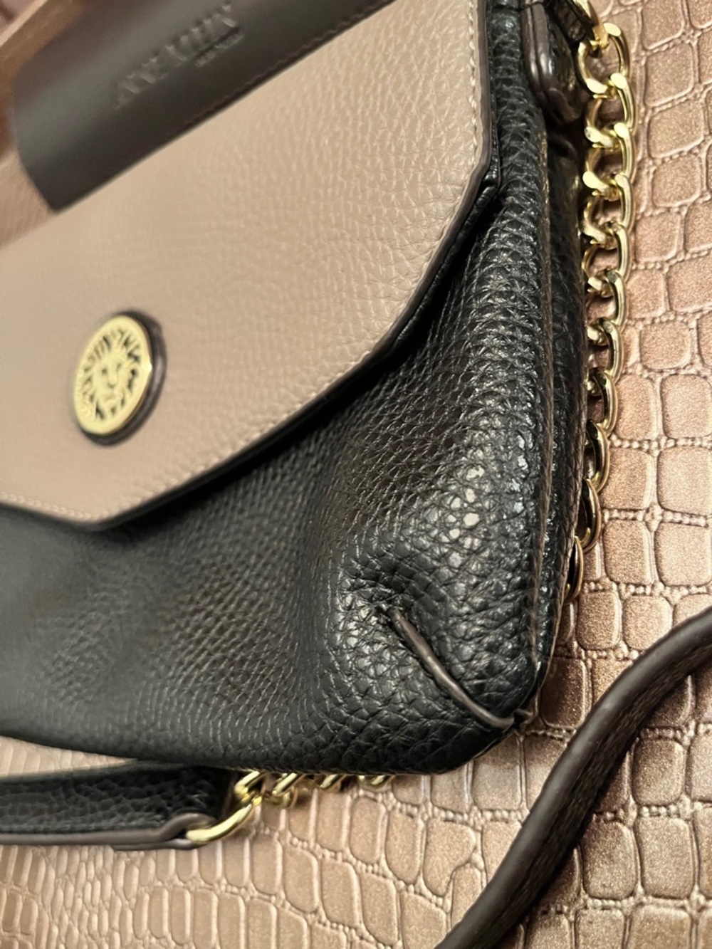 Anne Klein Black & Taupe Pebbled Leather Crossbody w/Gold Chain & Eyeglass Case - Picture 6 of 13